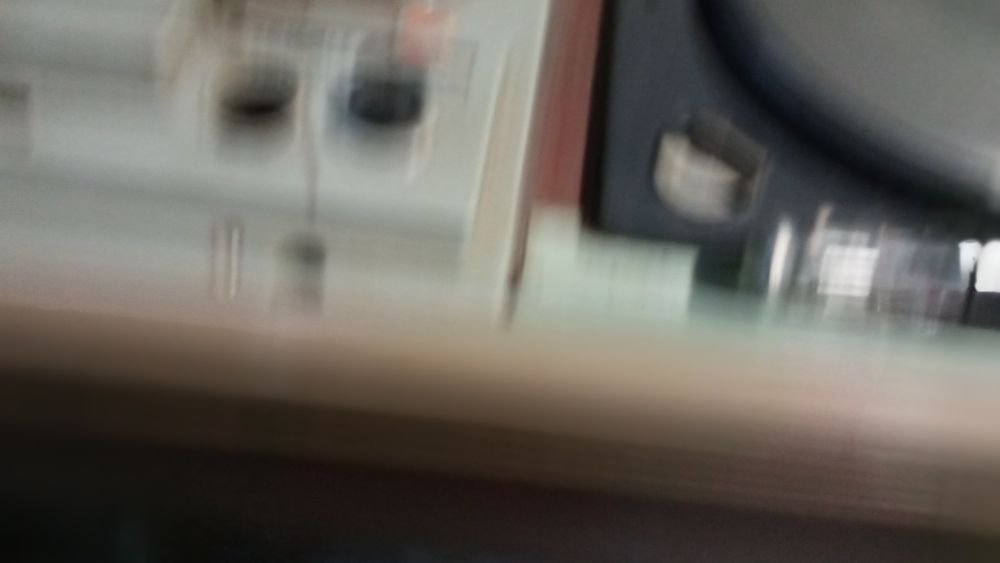 Продам магнитолу романтика  на запчасти