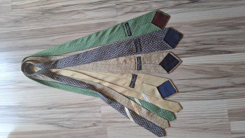 Продам  краватки Salvatore Ferragamo