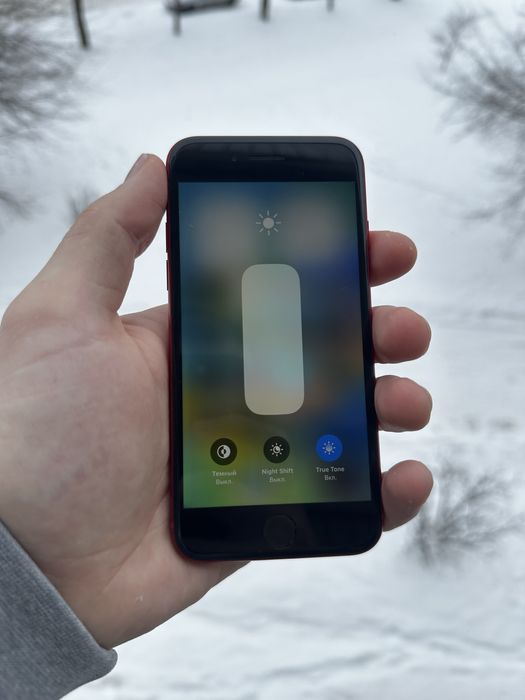 Продам iPhone 8 RED 64 gb