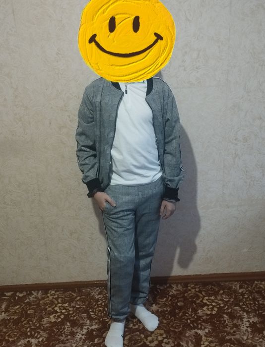 Продам  костюм на підлітка