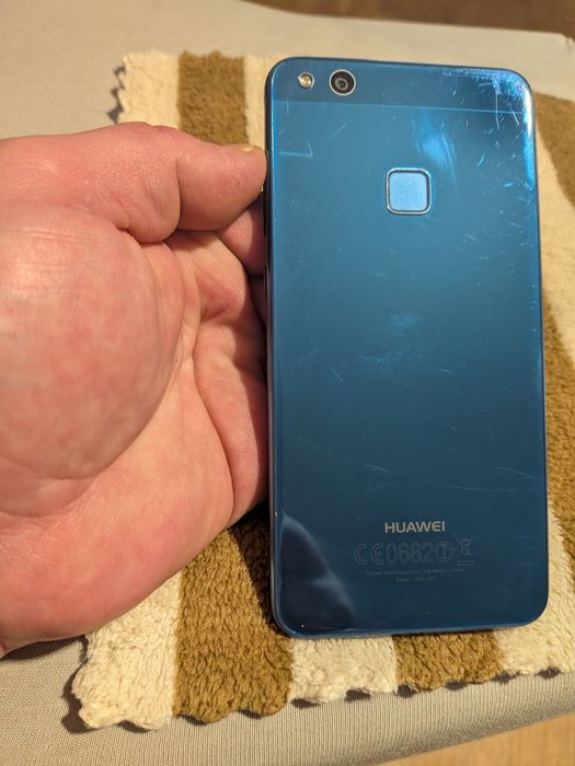 Продам смартфон Huawei P10 Lite (Sapphire Blue) в хорошому стані!