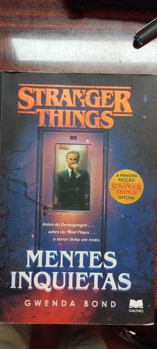 Livro Stanger Things Mentes Inquietas