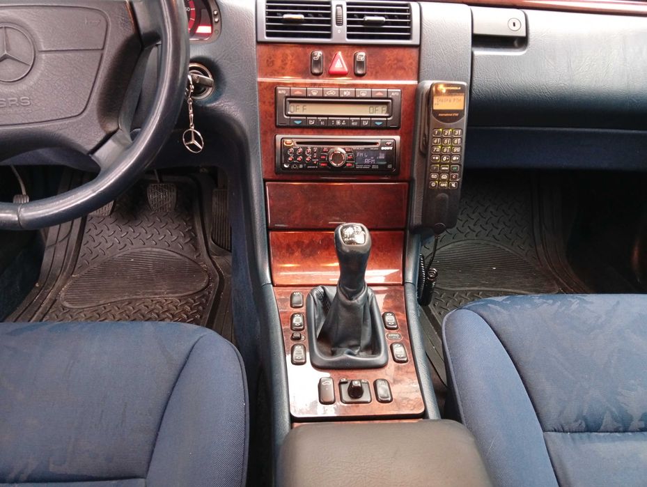 Mercedes E220 CDI 124 CV