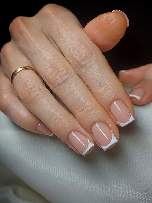 Маникюр и педикюр