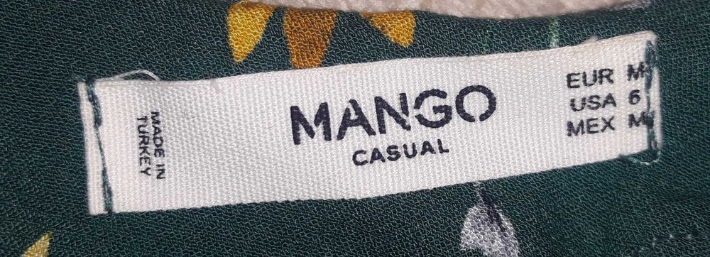 Vestido verde da Mango, com flores