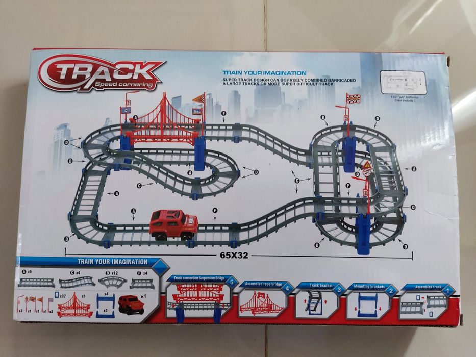 Tor wyścigowy Track z autami elektrycznymi