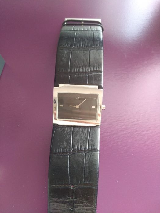 Relógio Calvin Klein, bracelete pele