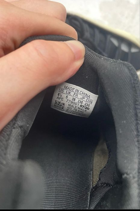 adidas Yeezy 700 V3 Azael FW4980, rozmiar 38