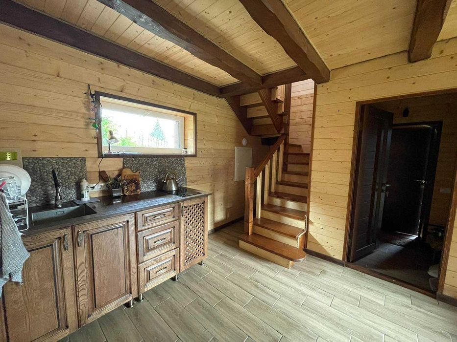 Здаю котедж, вул. Миру 42, на горі під лісом