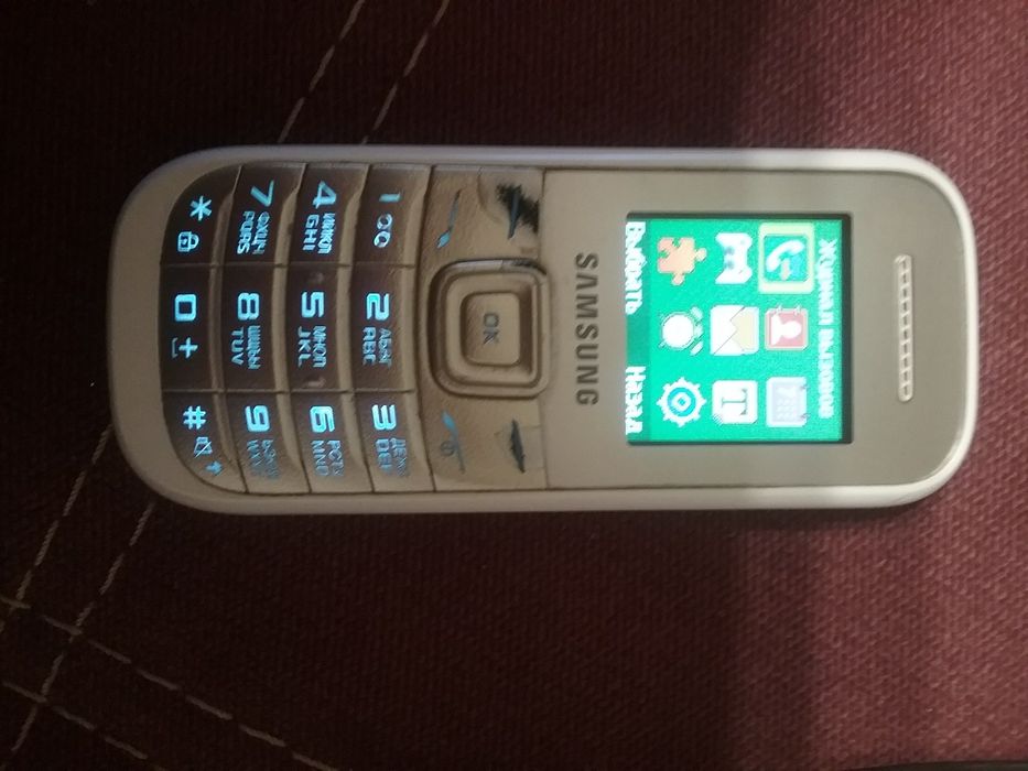 Телефон Samsung E1200