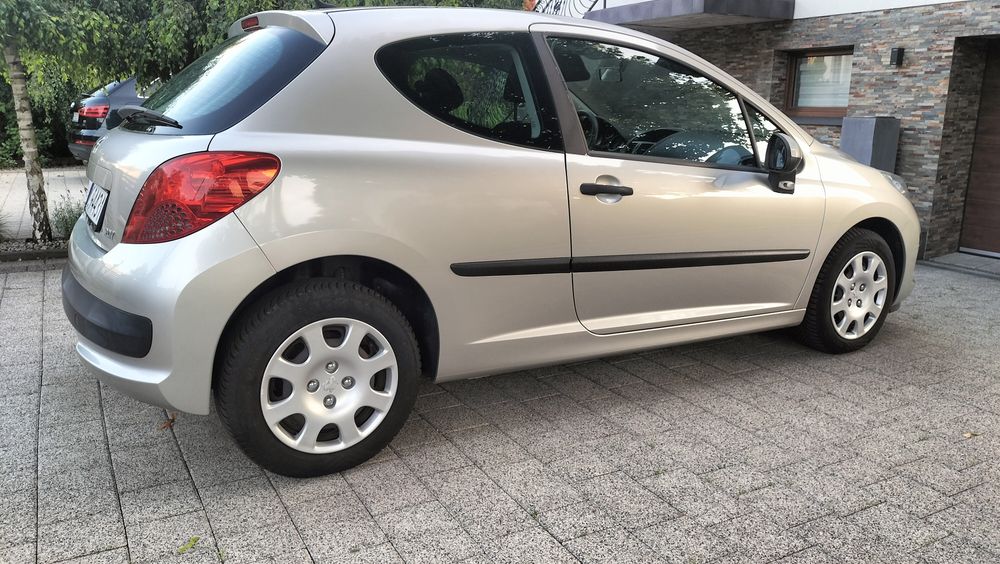 Sprzedam peugeot 2007 1.4 benzyna idealny
