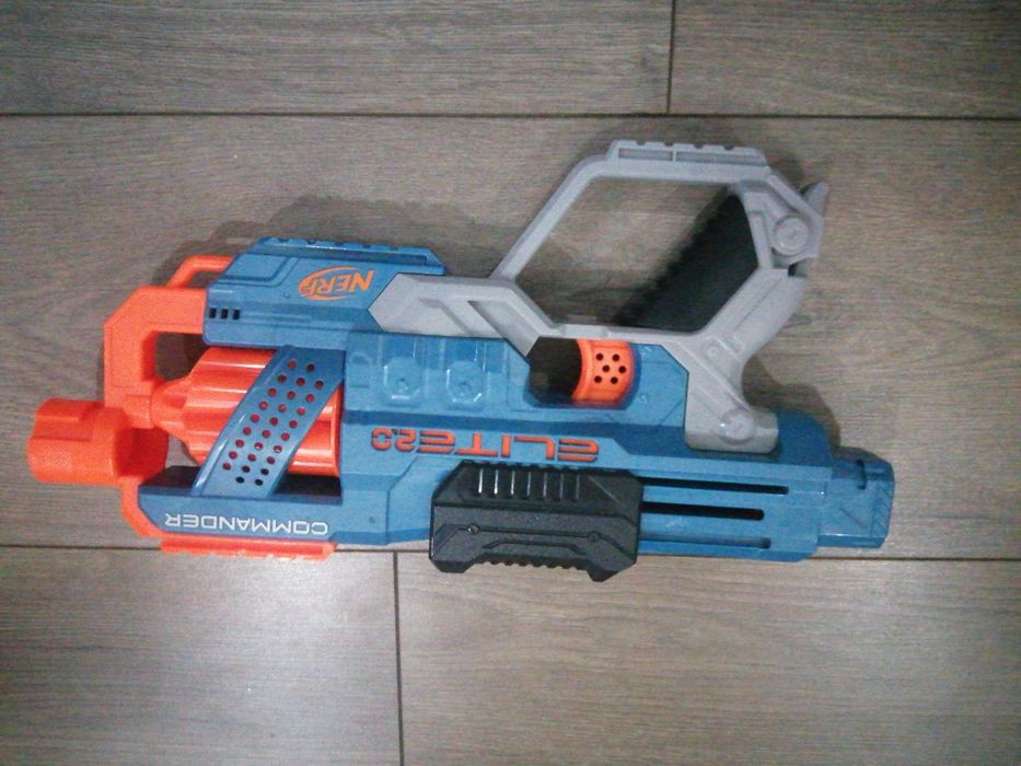 Бластер Nerf elite 2.0 commander