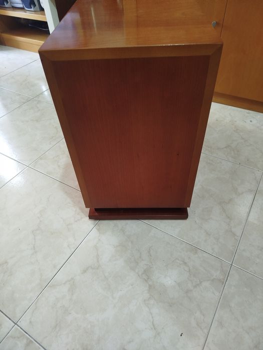 Porta CD'S castanho usado