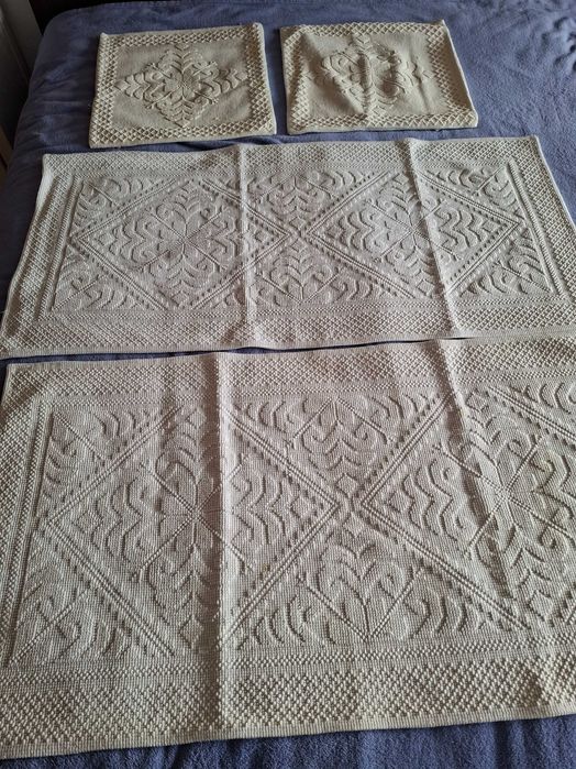 Capas de almofada e tapetes