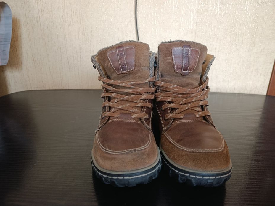 Продам зимние ботинки