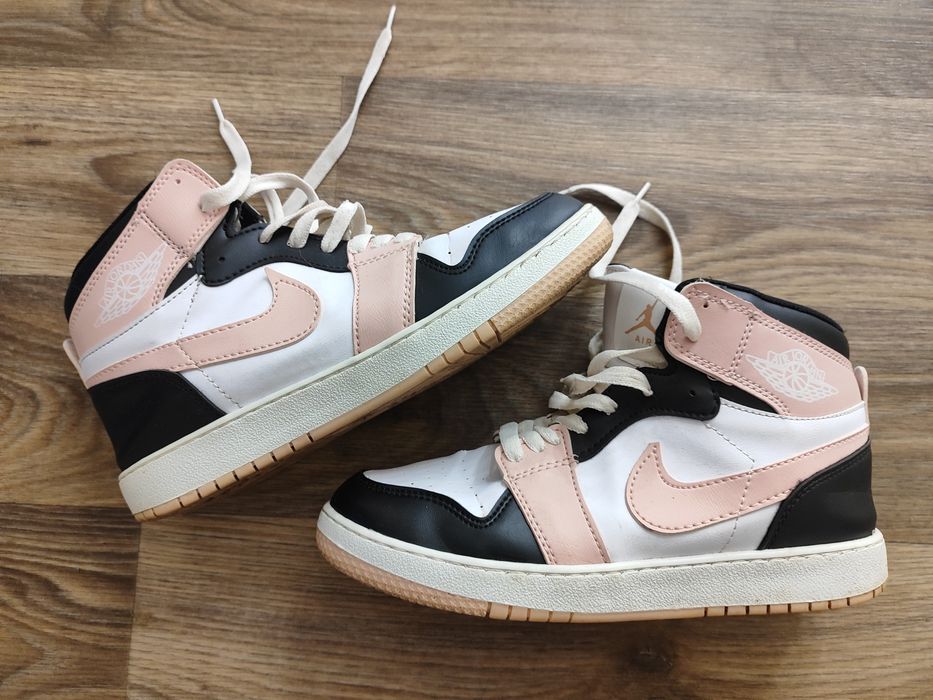 Жіночі кросівки Nike Air Jordan Джордан 39