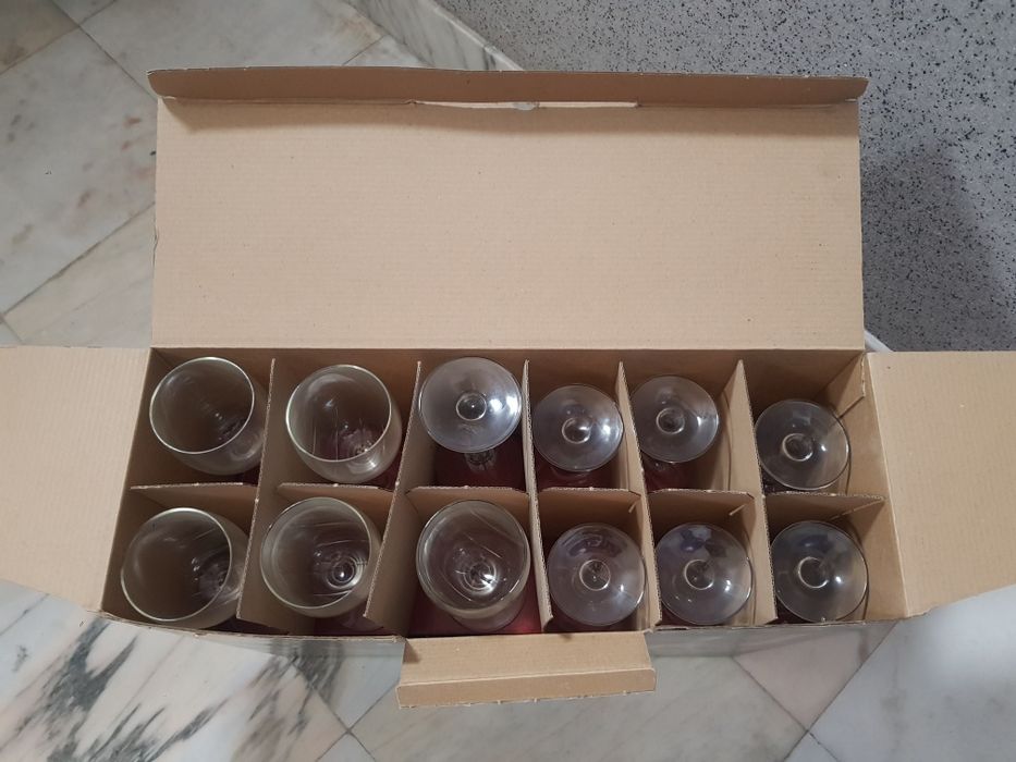 Serviço 24 Copos Vidro ENÉRIZ - Novo. A estrear