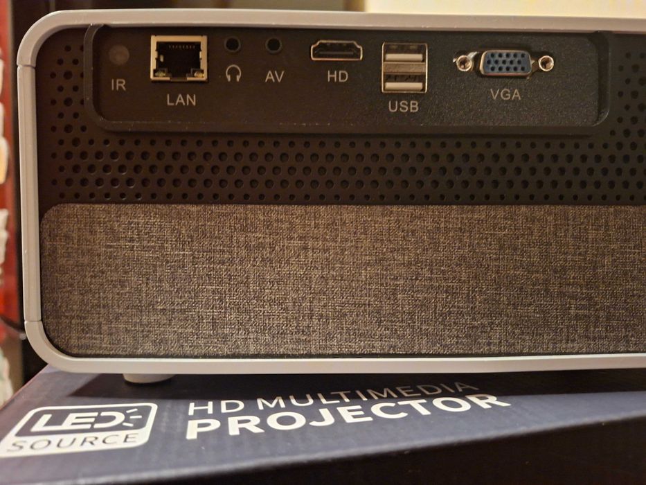 Проектор LED + тканевый экран