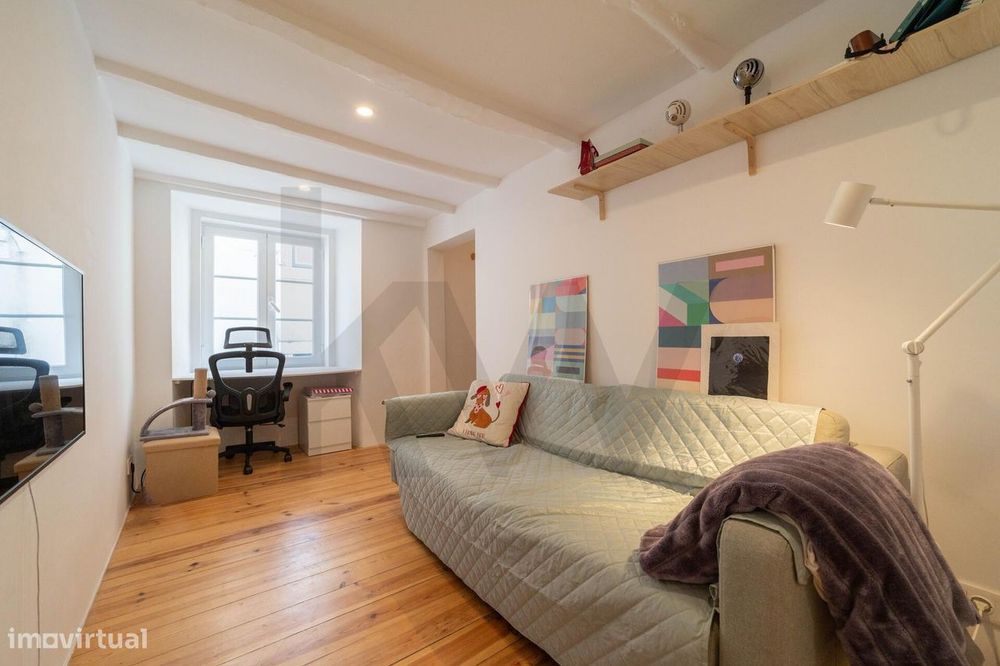 Apartamento T1 Duplex em São Vicente - Lisboa