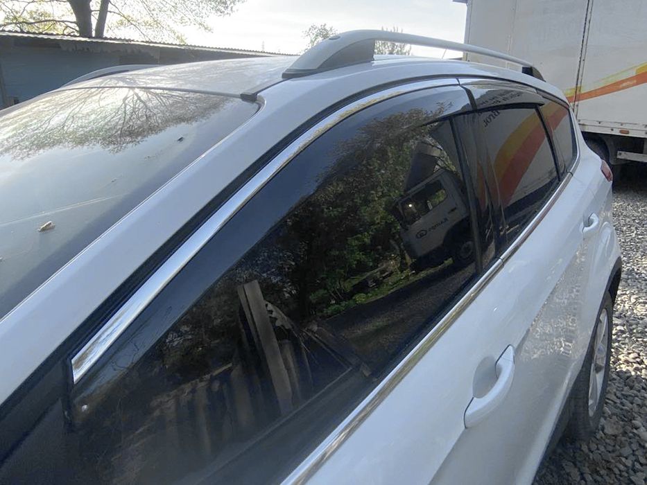 Ford Kuga/Escape 2013-2019 рр. Вітровики з хромом Niken Luxury (4 шт)