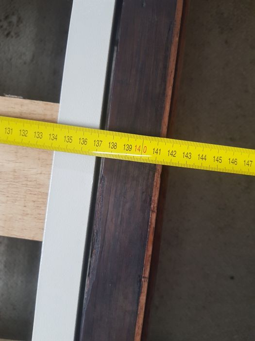 Cama em madeira de pau Santo