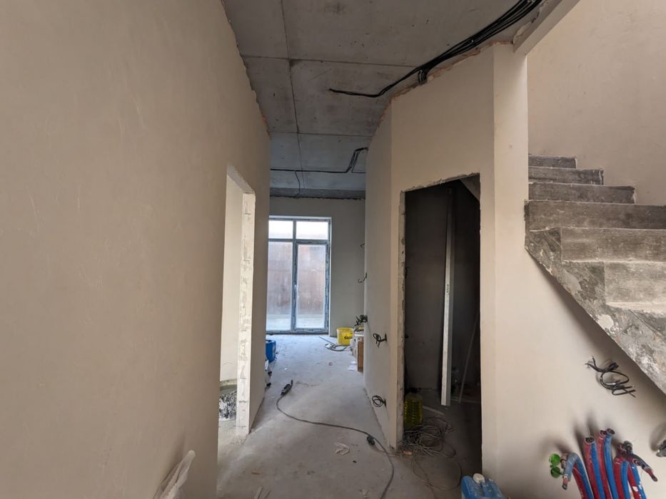 Продаж Таунхауса. Стоянка ( біля дитячого садочка)