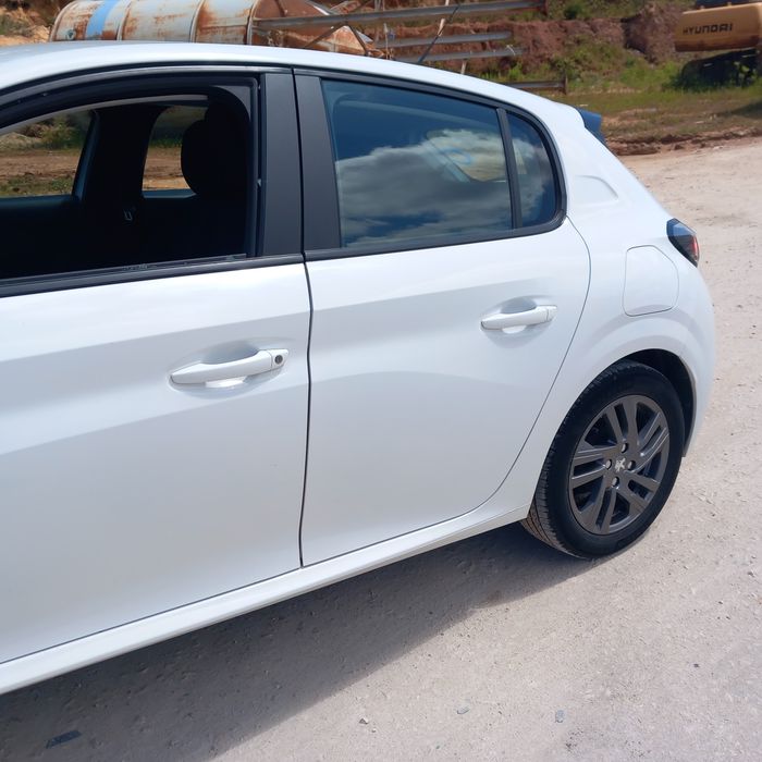 Portas completas Peugeot 208 fase 2 ( não tenho porta do condutor )