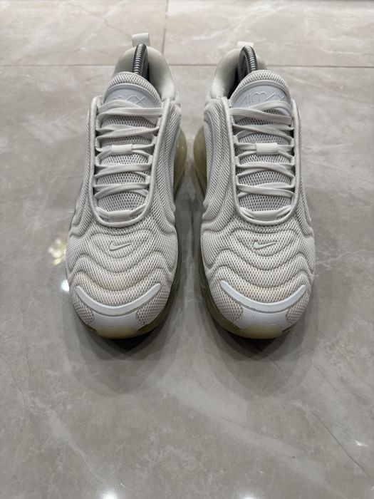 Кросівки Nike Air Max 720 (EUR 38.5)