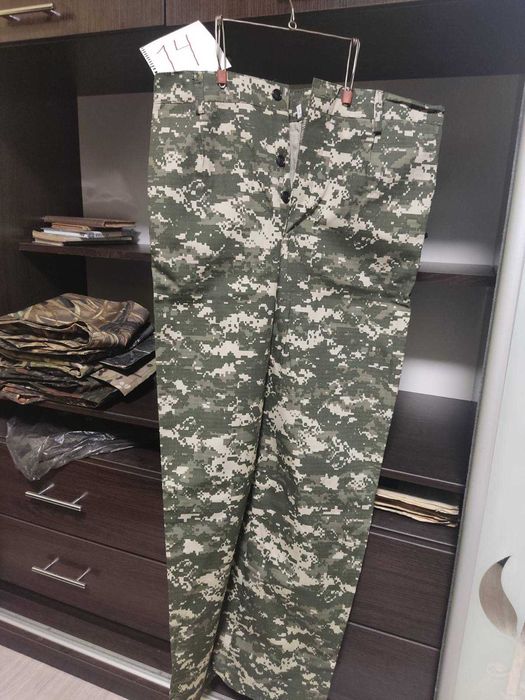 Штани камуфляжні нові