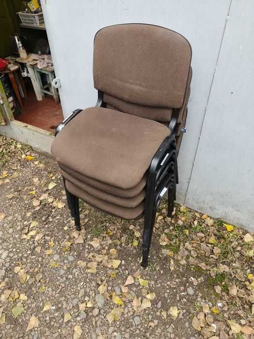 Тканевые стулья iso