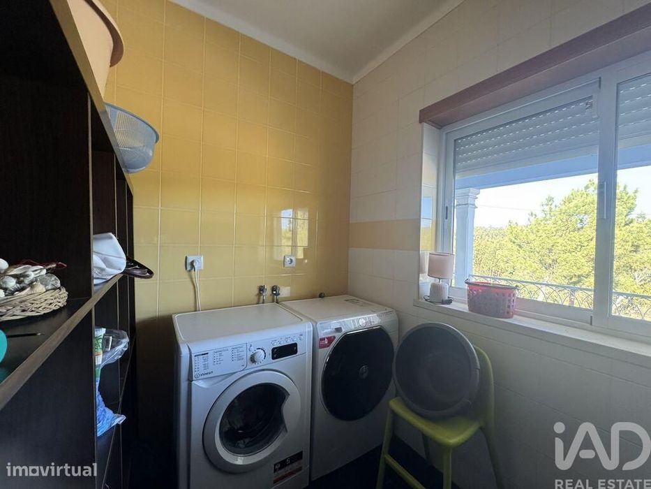 Moradia isolada T4 em Serra e Junceira de 204,5 m2
