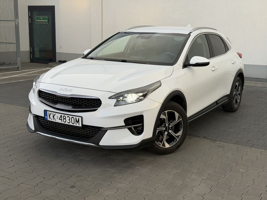 Kia XCeed model 2022 1.5 T-GDI 160km seriwsowany garażowany