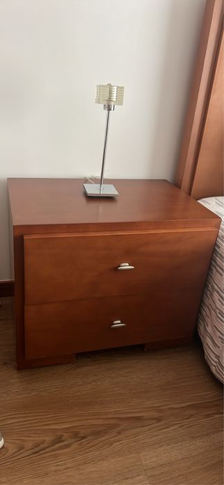 Cama com mesinhas de cabeceira colchao e estrado