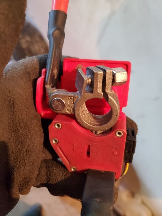 Bmw  f01 f02 f30 f31 f34  клема  мінус клєма e60 e70 e87 e90 x5