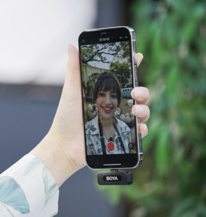Петличний мікрофон  BOYA BY-V20 для iPhone та Android (USB Type -C).