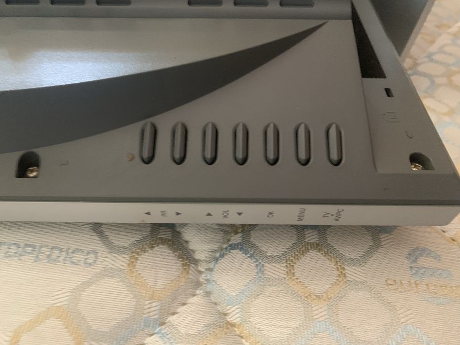 TV LCD LG 23’’ com comando original – Totalmente funcional