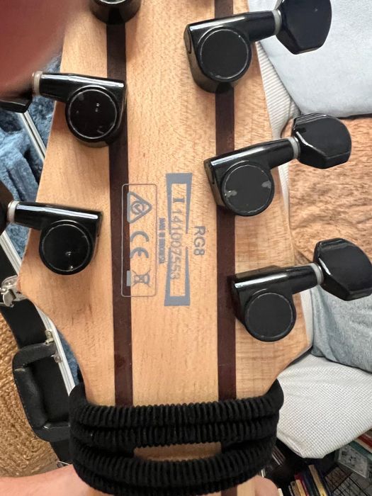 Ibanez RG8 Standard de 8 cordas