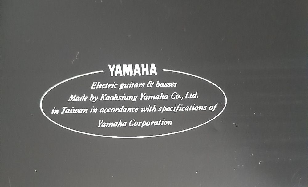 Gitara bass basowa 4 strunowa yamaha BB N4 1996r futerał kabel pasek