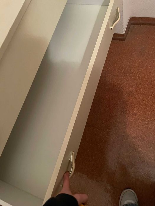 Cómoda Vanity Branco em Ótimo Estado com Gavetas de Abertura Suave