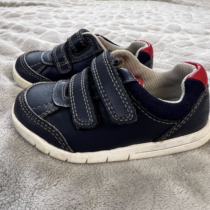 Дитячі шкіряні кросівки Clarks