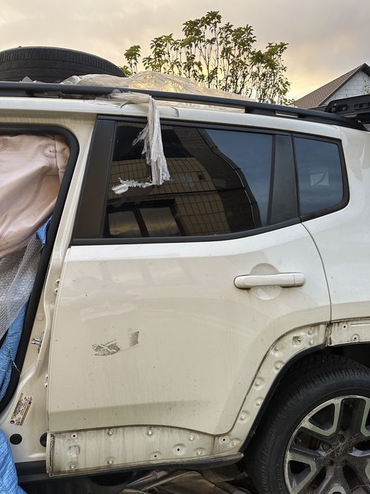 Jeep Renegade двері задні ліва/права