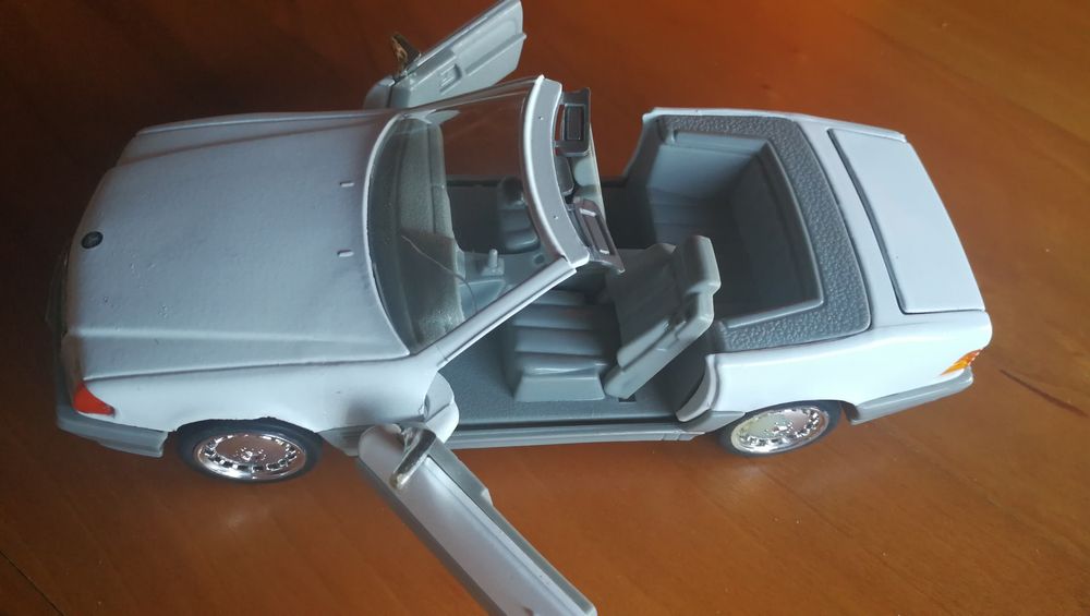 Miniaturas 1/24 carros antigos coleção