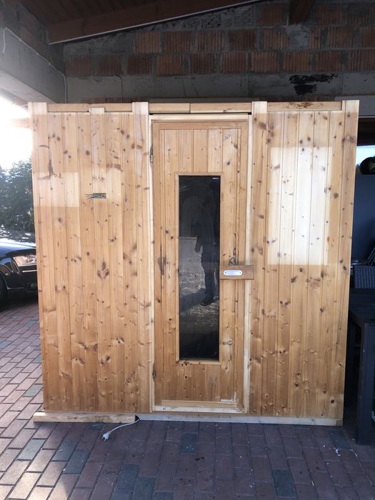 Sauna z piecem ekektrycznym i akcesoriami
