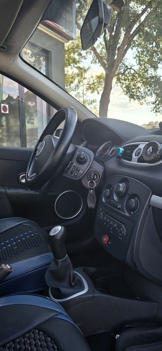 Renault Clio III 2005  Gasolina  180 mil