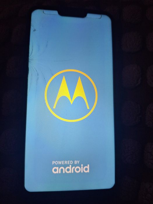 Telefon Motorola 7g power smartphone uszkodzony