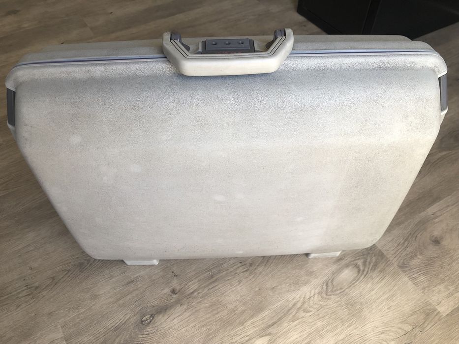 Mala viagem rigida Samsonite - Negociavel para desocupar!