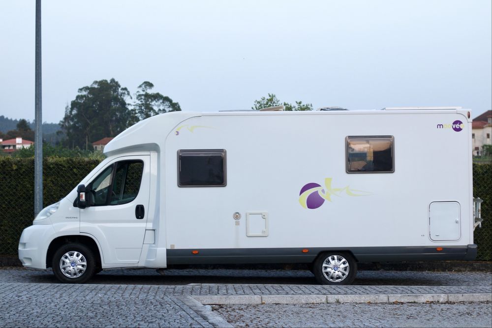 Autocaravana Perfilada Moovéo com Cama Central