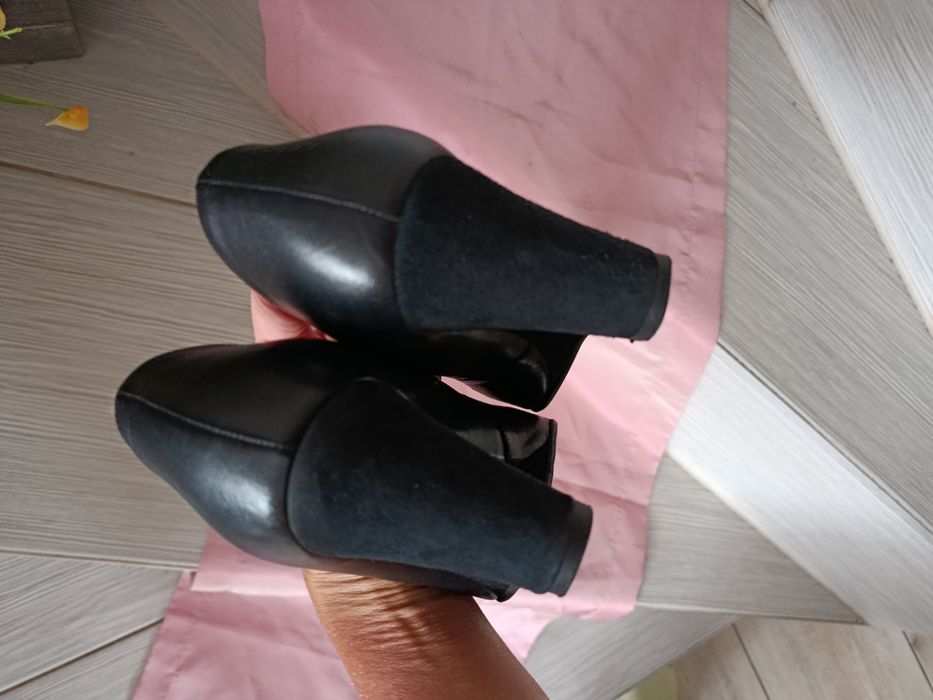 Buty damskie skórzane na koturnie Ryłko 37