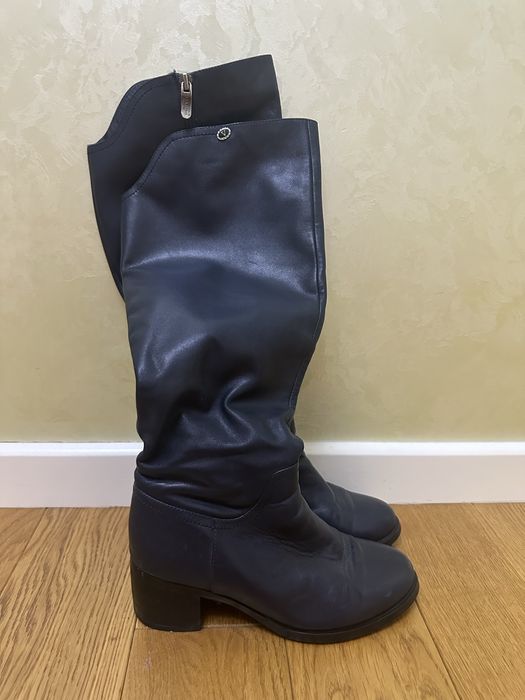 Продам спожки зимові на натуральному хутрі 37 розмір