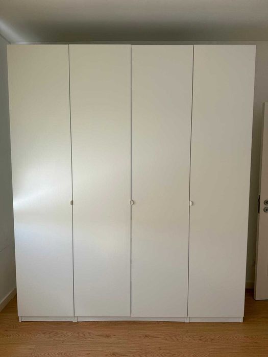 Roupeiro ikea com arrumação